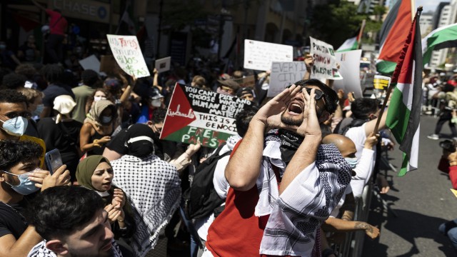 New Yorkta İsrail Başkonsolosluğu önünde Filistine destek gösterisi