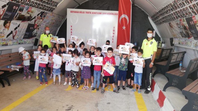 Öğrenciler yaşam tüneline girdi