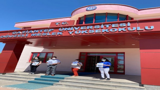 Oğuzeli MYO öğrencilerinden pandemi ve çevre temizliği etkinliği