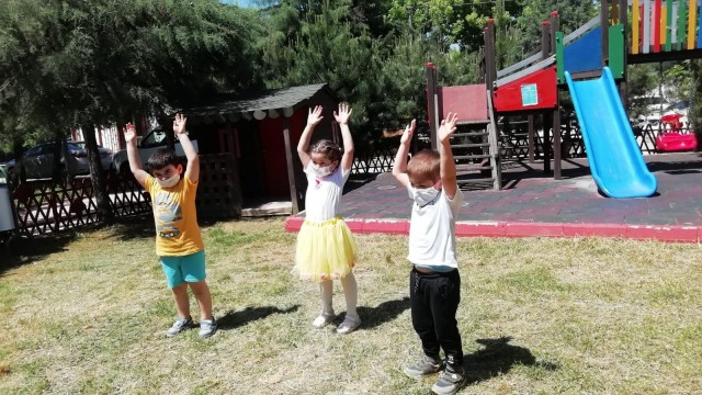 Okul dışarıda gününde eğlendiler