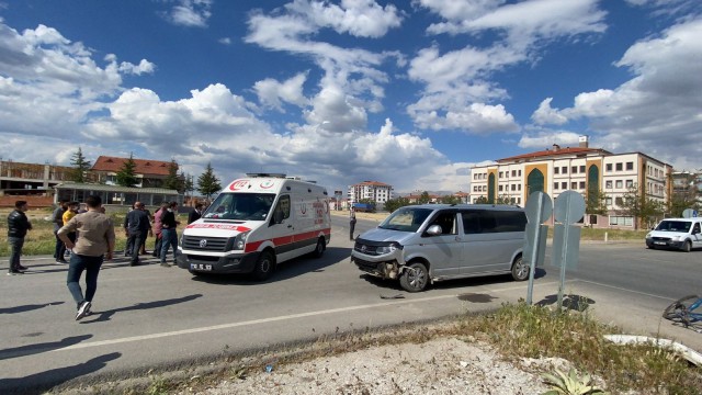 Önce çarptı sonra takla attı