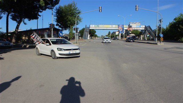 Osmanelide gençlerin konvoylu 19 Mayıs kutlaması