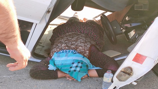 Otomobil duvara çarpıp takla attı: 1 yaralı