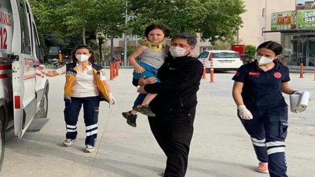 Otomobil ile hafif ticari araç çarpıştı: 4 yaralı
