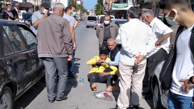 Otomobil ile motosiklet çarpıştı: 1 yaralı