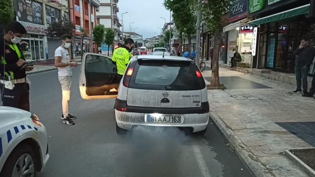 Otomobile özel yazılım atıp, havayı kirleten sürücü yakalandı