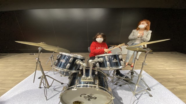 (ÖZEL)- Otizmli Fatmanın tek hayali “Gripin” ile sahneye çıkmak