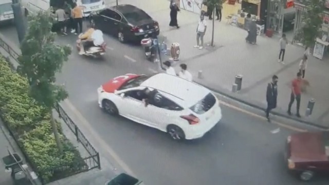 (Özel) Asker uğurlama konvoyu yapan grup emniyetin önünden geçince yakalandı