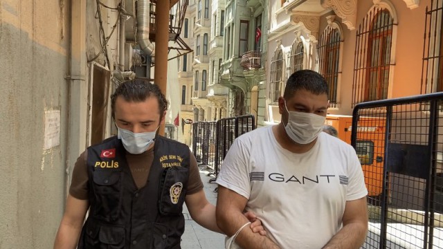 (Özel) Beyoğlundaki çatışmanın zanlıları adliyeye sevk edildi