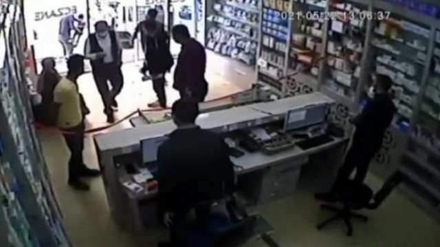(Özel) Eczacıdan küçük çocuğa hayat kurtaran müdahale