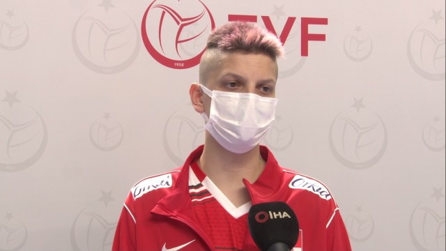 (Özel haber) Ebrar Karakurt: Her turnuvada kürsü ve madalya istiyoruz