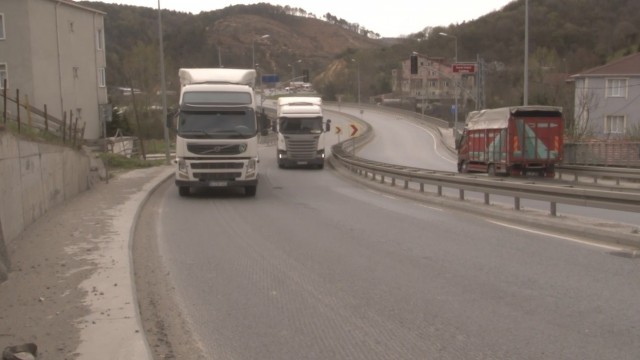 (ÖZEL) Hafriyat kamyonu terörü kamerada