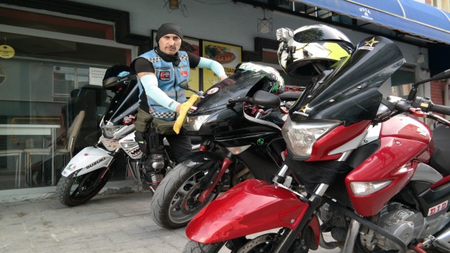 (ÖZEL) Lüks motosikletli kuryeler