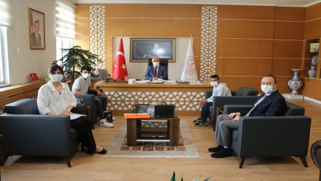 Özel öğrenciler, Müdür Başyiğit ile röportaj yaptı