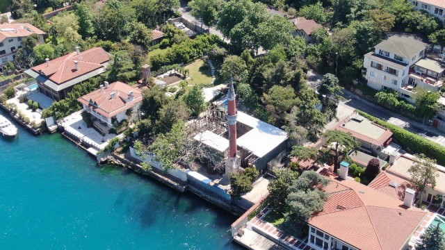 (Özel) Üsküdarda yanan Tarihi Vaniköy Camiinin son hali böyle görüntülendi