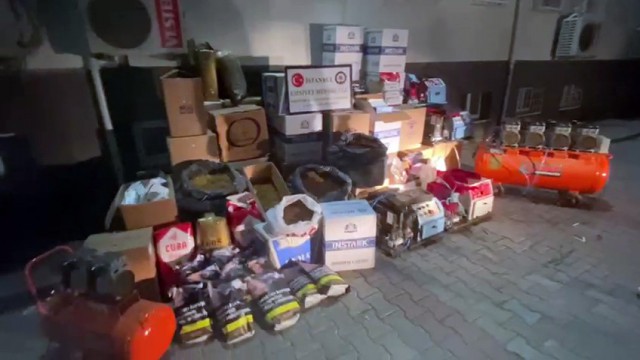 (ÖZEL) Üstü kozmetik dükkanı, altı kaçak sigara imalathanesi