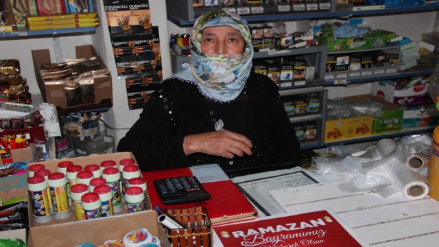 Parasını çalan hırsızları yakalayan yaşlı kadın konuştu