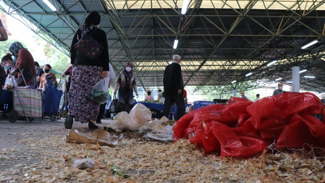 Pazaryerlerine giden eli boş döndü