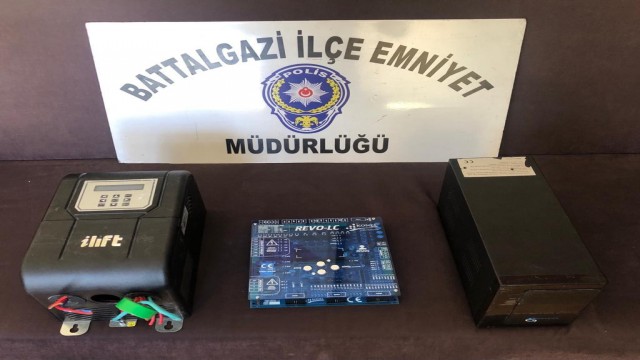 Polis alıcı kılığına girerek zanlıyı yakaladı