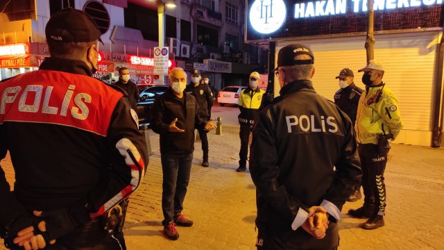 Polis ekipleri şehirde 100e yakın noktada denetimlerini sürdürüyor