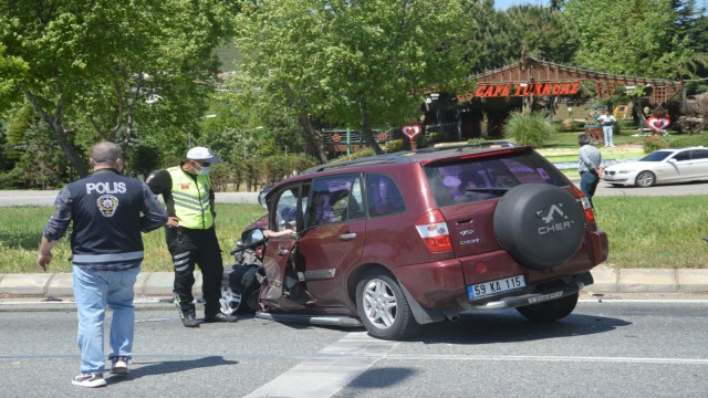 Polis kontrol noktasında feci kaza