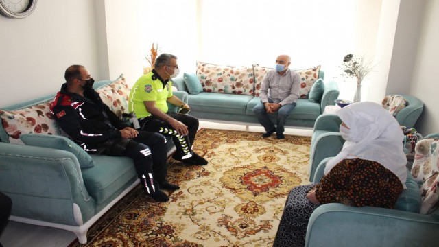 Polis ve jandarmadan anlamlı ziyaret