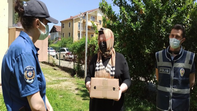 Polislerden duygulandıran ziyaret