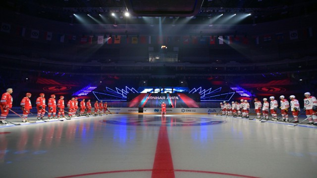 Putin, Buz Hokeyi maçında 8 sayı birden atarak şov yaptı