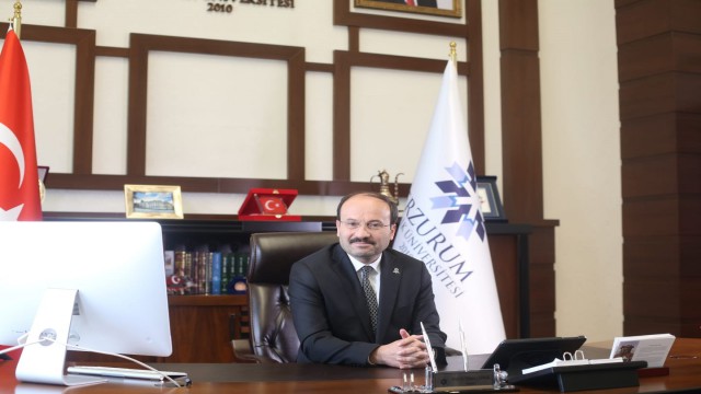 Rektör Çakmak: Ailenin en önemli üyesi annedir