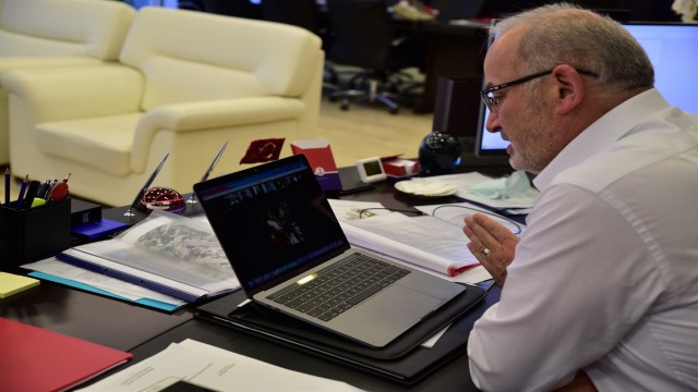 Rektör Ünal: “Verilenle yetinirseniz bu yarışta geride kalırsınız”