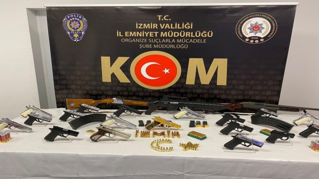 Sahil Rüzgarı operasyonun İzmir ayağında 21 şüpheli gözaltına alındı