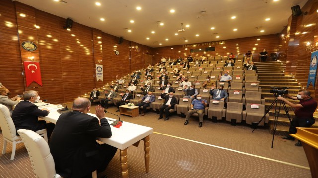 Şahinbeyden Gazzeye tam donanımlı ambulans desteği