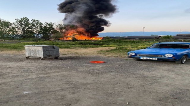 Sakaryada bayramın ikinci günü korkutan yangın