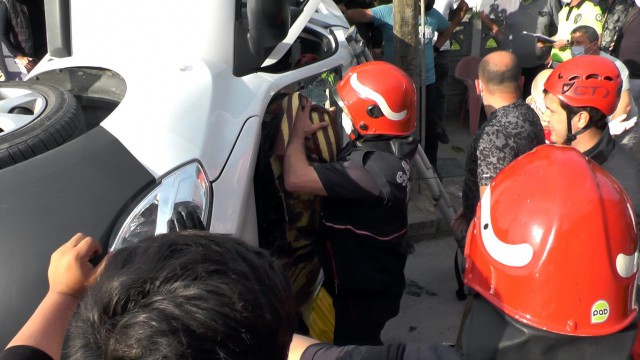 Sakaryada iki kamyonet çarpıştı: 3 yaralı