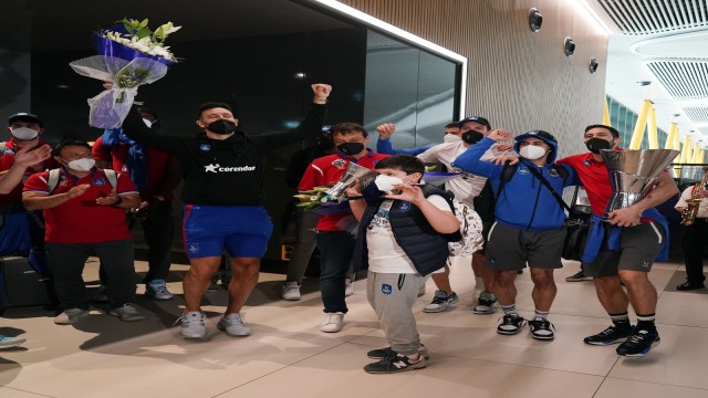 Şampiyon Anadolu Efes, Türkiyeye geldi