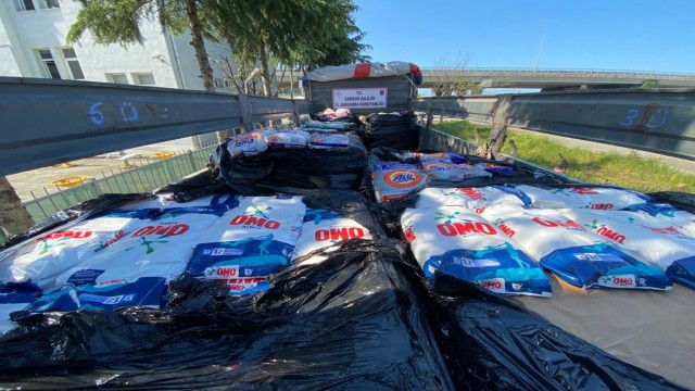 Samsunda 11 ton faturasız taklit temizlik malzemesi ele geçirildi