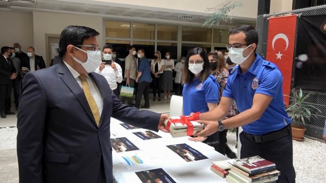 Samsunda cezaevi kütüphanesi için ilk kitaplar bağışlandı