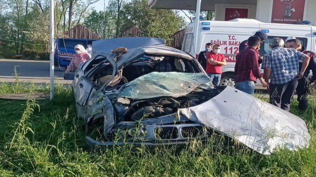 Samsunda otomobil kamyonetle çarpıştı: 2 yaralı