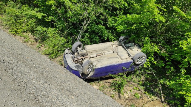 Samsunda otomobil takla attı: 3 yaralı