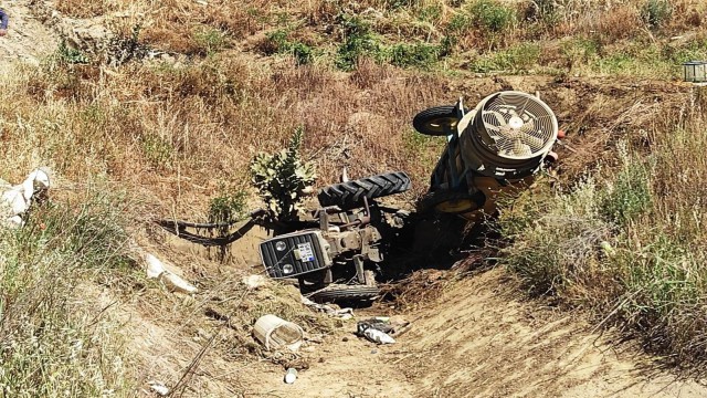 Sarıgölde traktör devrildi: 1 yaralı