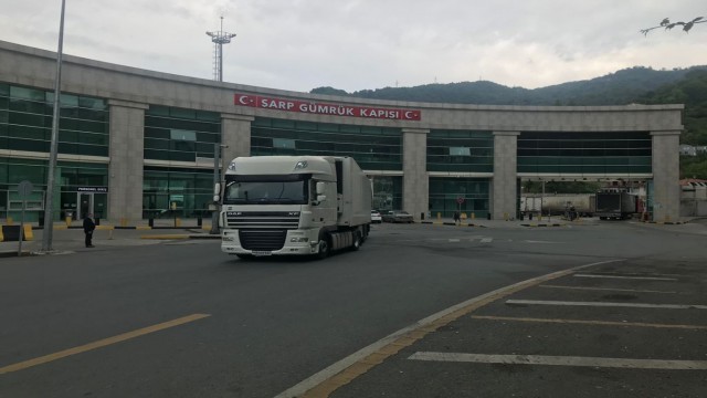 Sarp Sınır Kapısında tır trafiği normale döndü