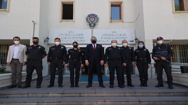 Savran görev başındaki kamu çalışanlarının bayramını kutladı