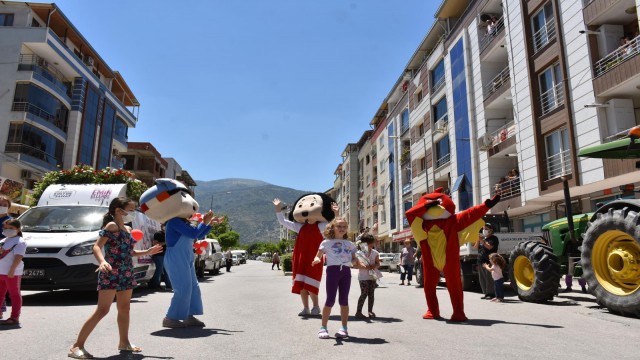 Şehzadeler Belediyesi anneleri unutmadı