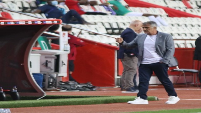 Şenol Güneş: Ayrılacak 4 oyuncunun kararını yarın vereceğim