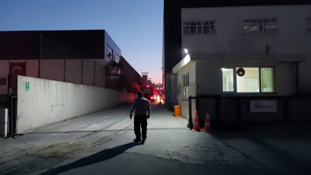 Silivride geri dönüşüm fabrikasında yangın