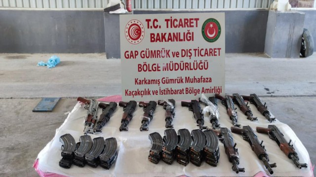 Sınır kapısında uzun namlulu silah ile mühimmat ele geçirildi