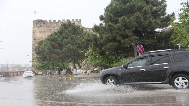 Sinopu yağmur etkisi altına aldı