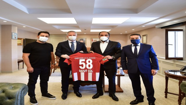 Sivasspor Başkanı Otyakmazdan Gaziantep Valisi Davut Güle ziyaret