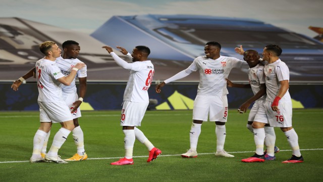 Sivasspor, bu sezon İstanbulda ilk kez kazandı