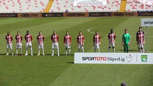 Sivassporda 3 futbolcu ceza sınırında!